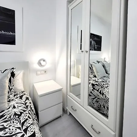 Le Luxe Au Soleil Face à La *