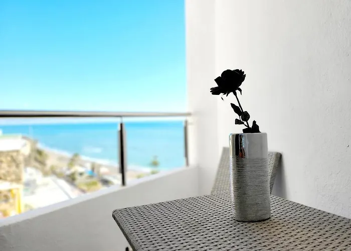 Le Luxe Au Soleil Face A La *